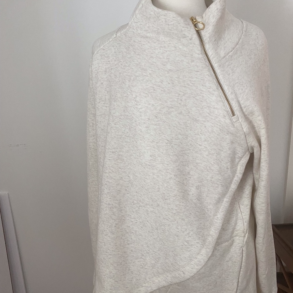 Athlete White Fleece Pullover Size Medium